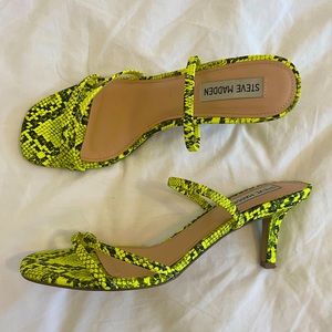 Steve Madden Kitten Heel Lime Green Snakeskin Size 10